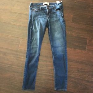 Hollister Super Skinny Medium Rise Jeans, Size 9R